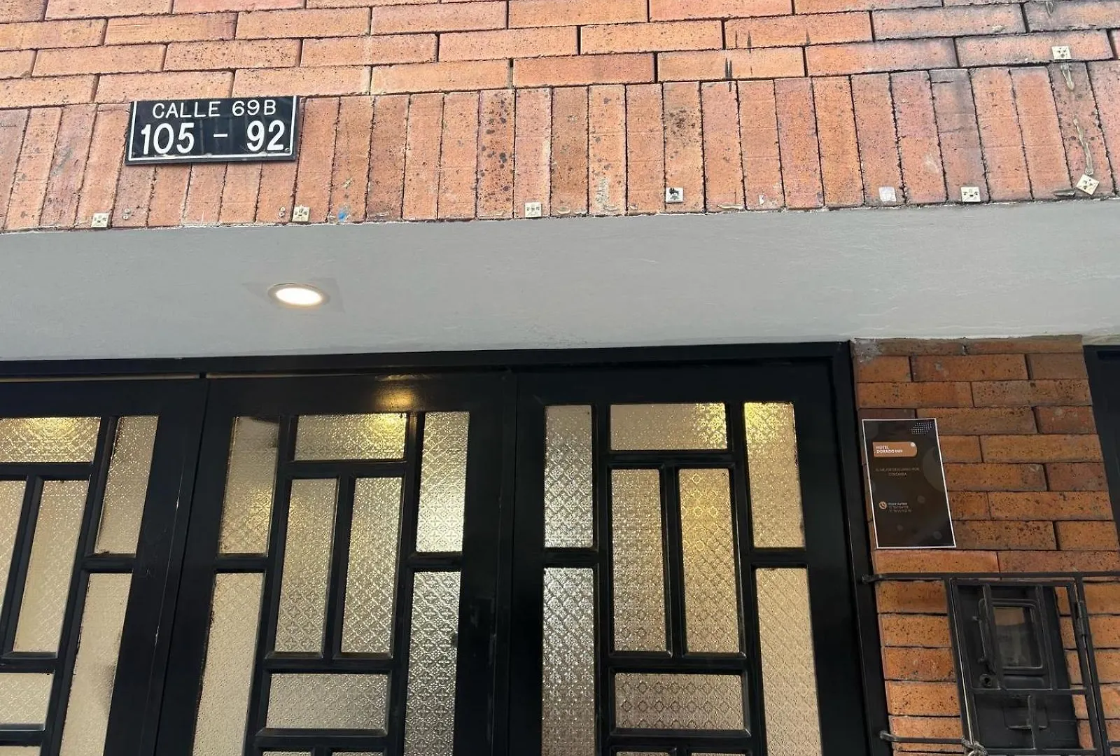 Dorado Inn - Cerca Al Aeropuerto - Habitacion 401 Колумбия