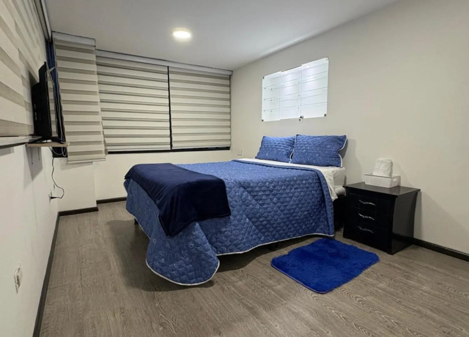 Dorado Inn - Cerca Al Aeropuerto - Habitacion 401 Проживание в семье Богота